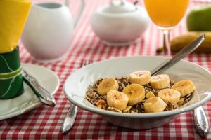 Bananas and Cereal as Part of a Healthy Diet to Help Stop Food Cravings